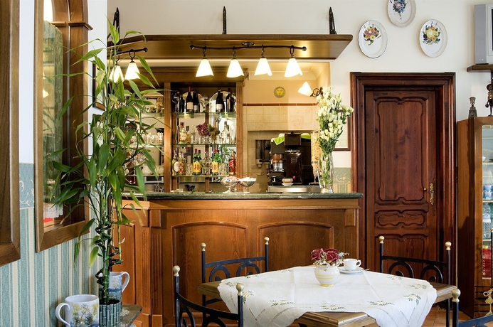 Imagen del bar/restaurante del Hotel Pinto Storey. Foto 6