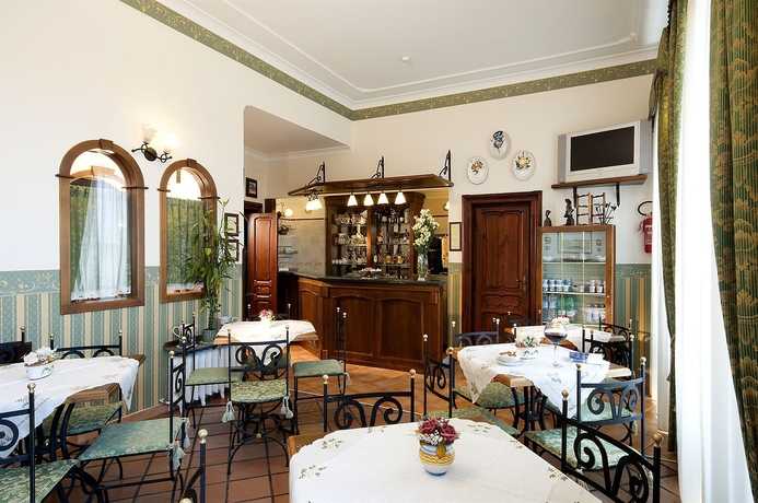 Imagen del bar/restaurante del Hotel Pinto Storey. Foto 7