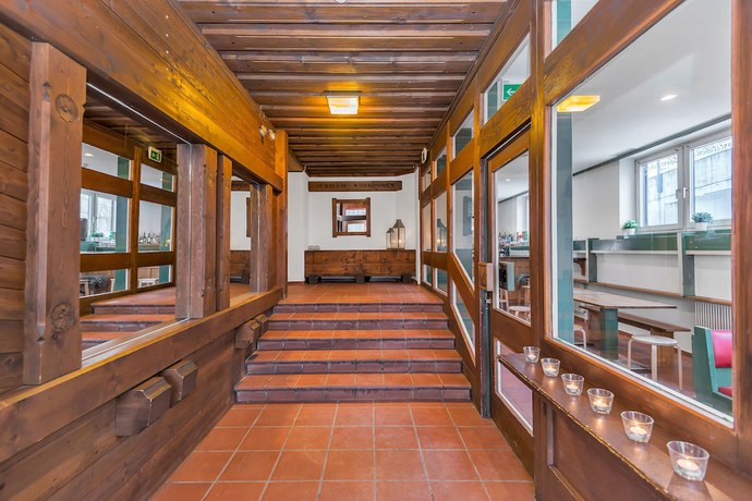 Imagen de los interiores del Hotel Pinzgauerhof by Skinetworks. Foto 19
