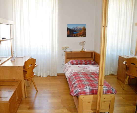 Imagen de la habitación del Hotel Pinzolo Dolomiti. Foto 7