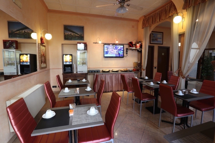 Imagen del bar/restaurante del Hotel Piola. Foto 3