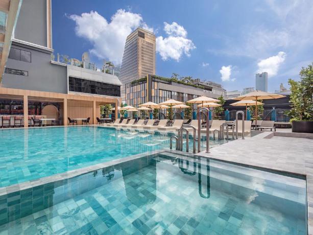 Imagen de la piscina del Hotel Pipa Bangkok Sukhumvit 11. Foto 17