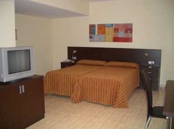 Imagen de la habitación del Hotel Piqué. Foto 3