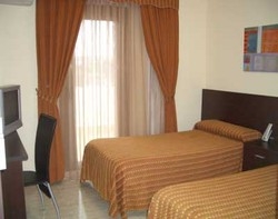 Imagen de la habitación del Hotel Piqué. Foto 4