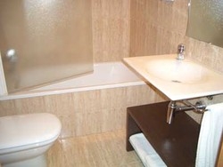 Imagen de la habitación del Hotel Piqué. Foto 5