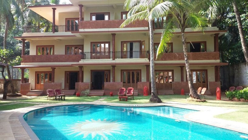 Imagen de la piscina del Hotel Pirache Home. Foto 19