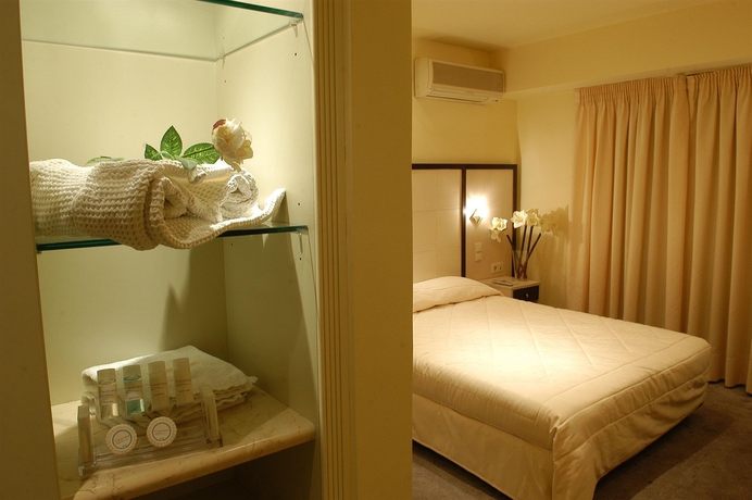 Imagen de la habitación del Hotel Piraeus City. Foto 2