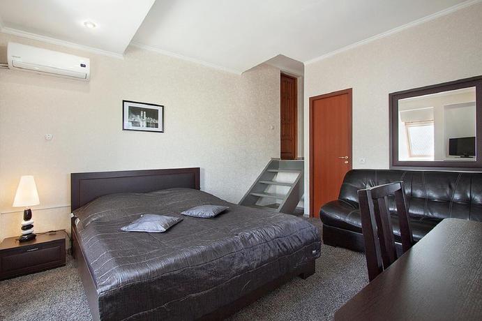 Imagen de la habitación del Hotel Piramida Business. Foto 3