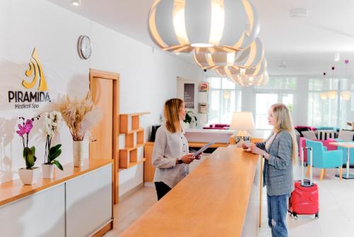 Imagen de los interiores del Hotel Piramida Medical SPA. Foto 3