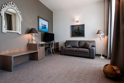 Imagen de la habitación del Hotel Piran. Foto 12