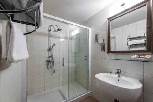 Imagen de la habitación del Hotel Piran. Foto 13