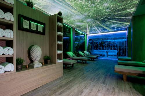 Imagen de la habitación del Hotel Piran. Foto 16