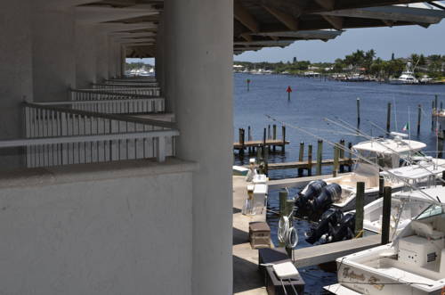 Imagen de la habitación del Hotel Pirate's Cove Resort and Marina. Foto 3