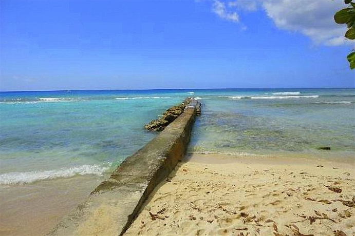 Imagen de los exteriores del Hotel Pirate's Inn. Foto 7