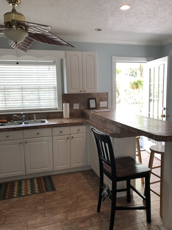 Imagen de la habitación del Hotel Pirate's Pointe Fishing Resort. Foto 15