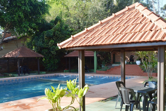 Imagen de la piscina del Hotel Pirayu Lodge Resort. Foto 14