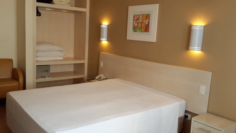 Imagen de la habitación del Hotel Pires. Foto 6