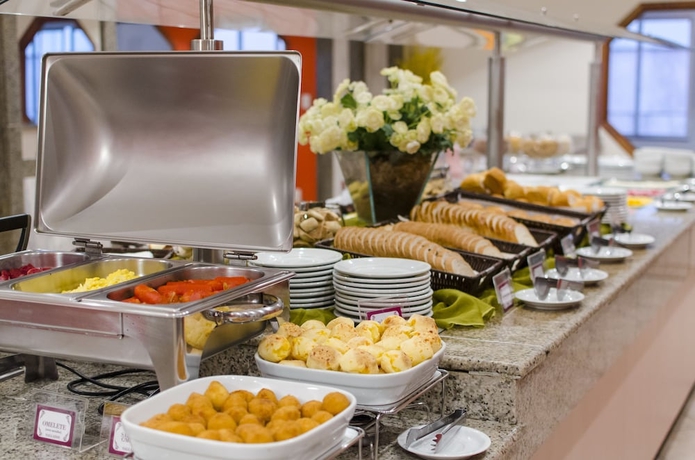 Imagen del bar/restaurante del Hotel Pires. Foto 3