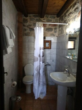 Imagen de la habitación del Hotel Pirgoi Edem. Foto 14