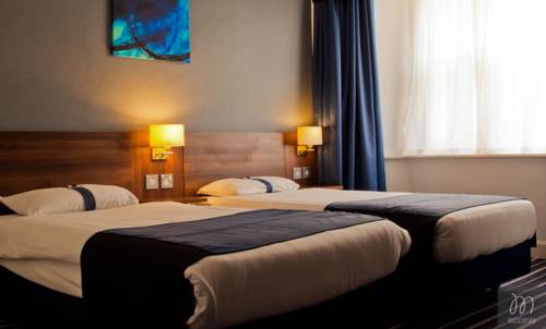 Imagen de la habitación del Hotel Piries. Foto 4