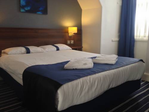 Imagen de la habitación del Hotel Piries. Foto 6