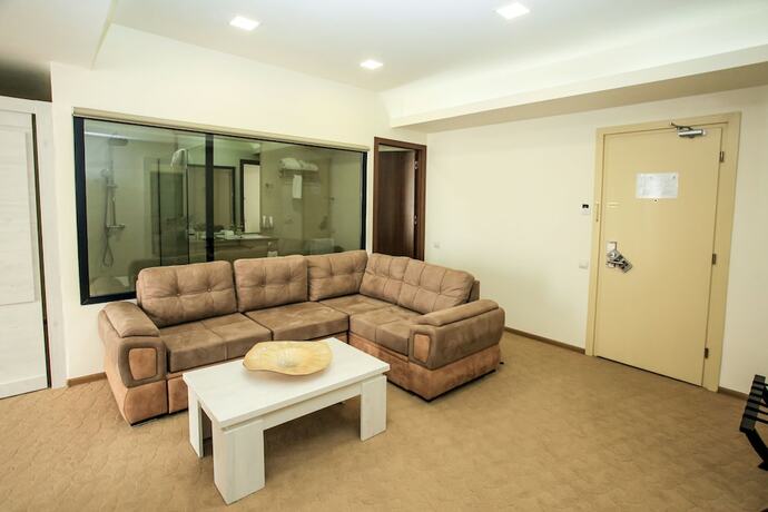 Imagen general del Hotel Pirimze Plaza. Foto 5