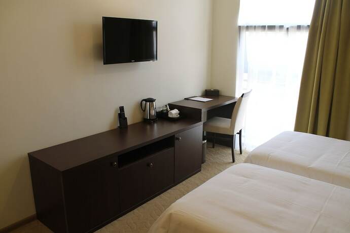 Imagen general del Hotel Pirimze Plaza. Foto 8