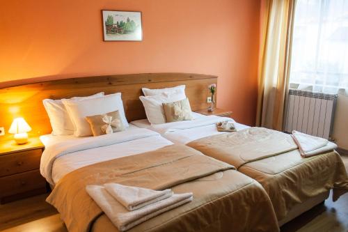 Imagen de la habitación del Hotel Pirina Club. Foto 5