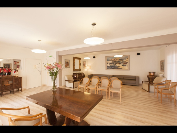 Imagen de los interiores del Hotel Pirineo Figueres by Pierre and Vacances. Foto 15