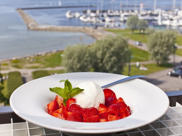 Imagen del bar/restaurante del Hotel Pirita Marina and Spa. Foto 4