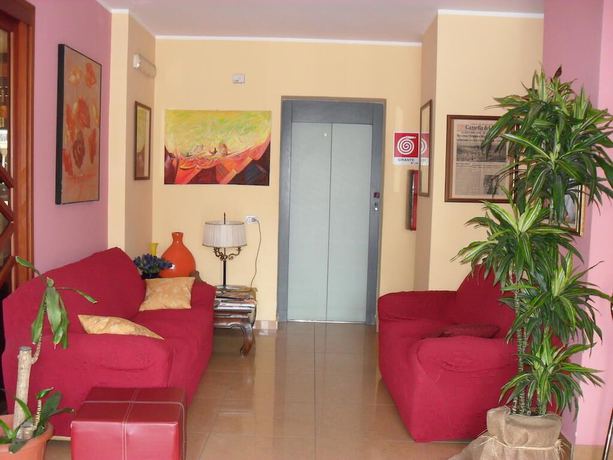 Imagen de los interiores del Hotel Piro. Foto 20