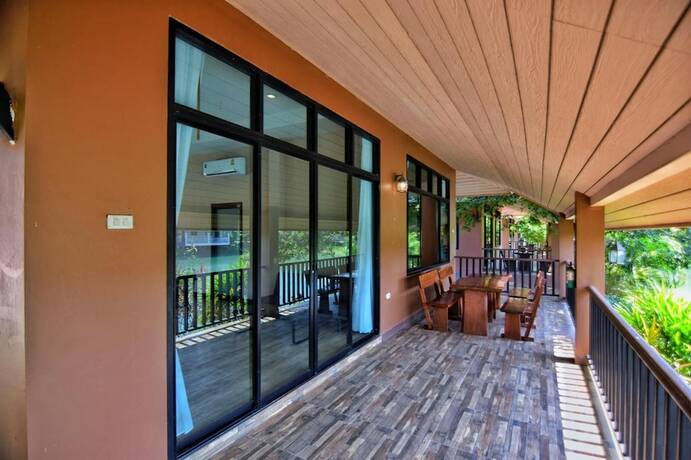 Imagen general del Hotel Pirom Lake And Resort. Foto 4