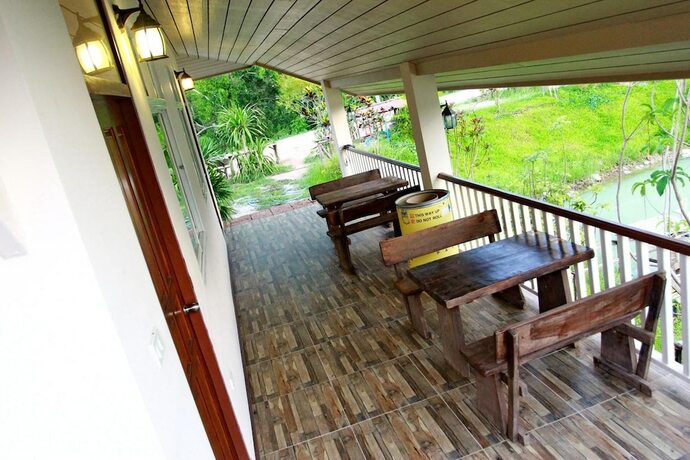 Imagen general del Hotel Pirom Lake And Resort. Foto 7