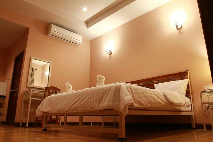 Imagen general del Hotel Pirom Lake And Resort. Foto 12