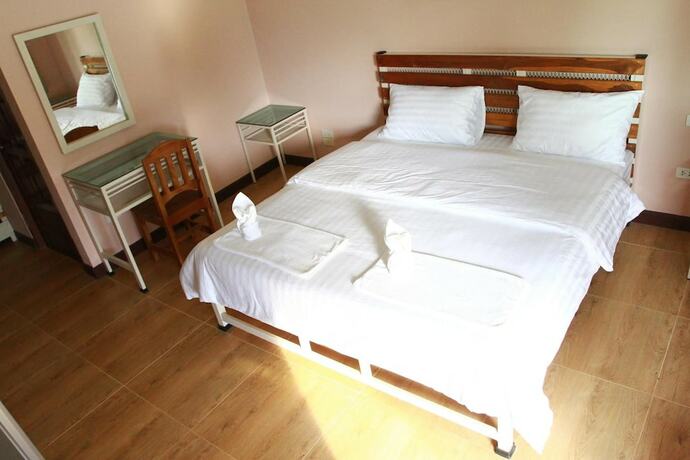 Imagen general del Hotel Pirom Lake And Resort. Foto 14