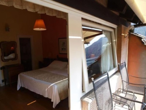 Imagen de la habitación del Hotel Pironi. Foto 4