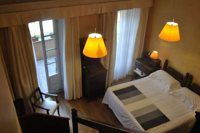 Imagen de la habitación del Hotel Pironi. Foto 6