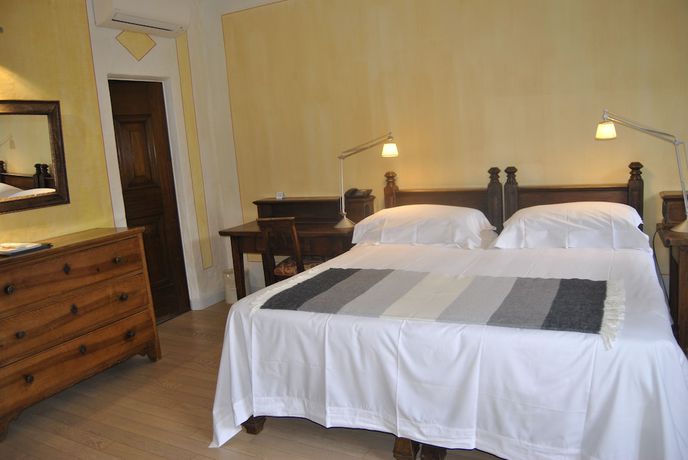 Imagen de la habitación del Hotel Pironi. Foto 7