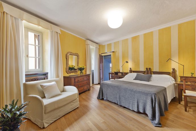 Imagen de la habitación del Hotel Pironi. Foto 10