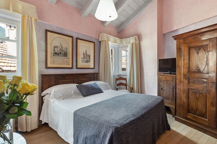 Imagen de la habitación del Hotel Pironi. Foto 19