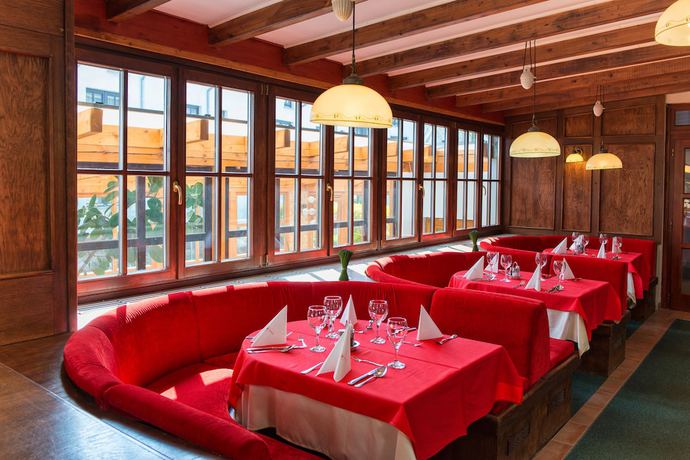 Imagen del bar/restaurante del Hotel Piroska. Foto 2