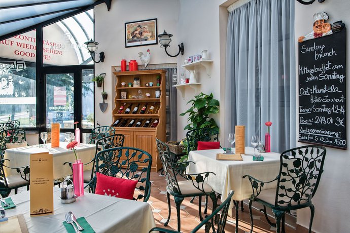 Imagen del bar/restaurante del Hotel Piroska. Foto 3