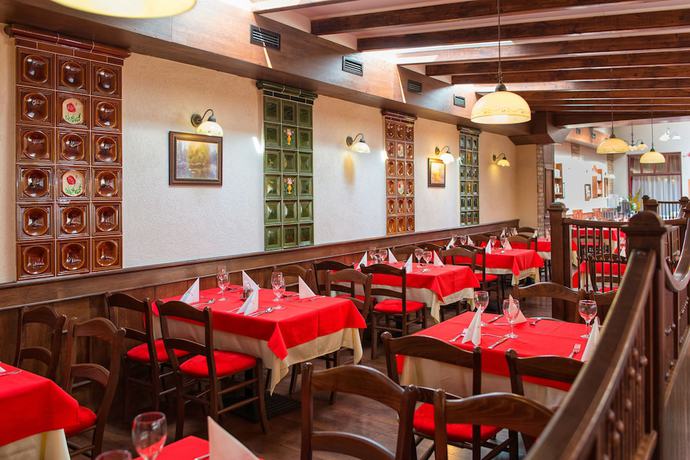 Imagen del bar/restaurante del Hotel Piroska. Foto 5