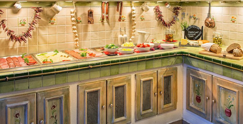 Imagen del bar/restaurante del Hotel Piroska. Foto 6