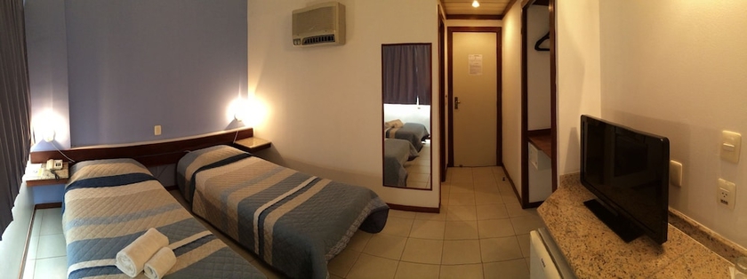 Imagen de la habitación del Hotel Pisa Plaza. Foto 11