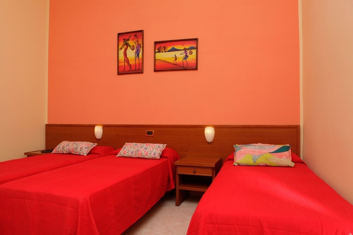 Imagen de la habitación del Hotel Pisa, Roma. Foto 6