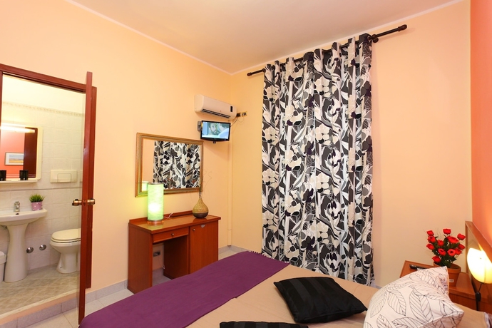 Imagen de la habitación del Hotel Pisa, Roma. Foto 8