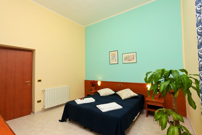 Imagen de la habitación del Hotel Pisa, Roma. Foto 11