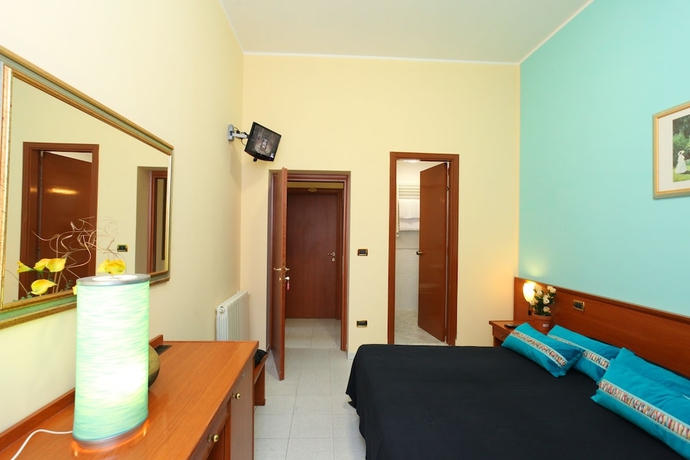 Imagen de la habitación del Hotel Pisa, Termini. Foto 13