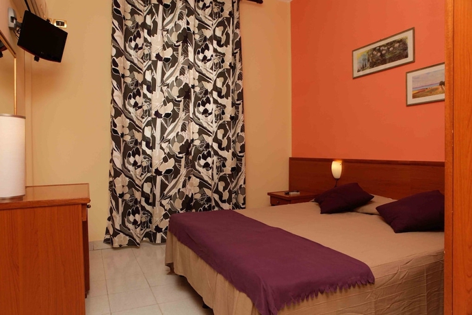 Imagen de la habitación del Hotel Pisa, Termini. Foto 14